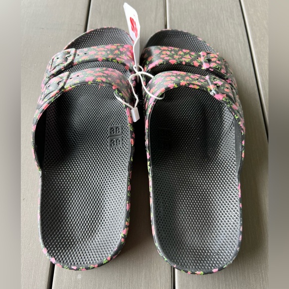 NEW!! FREEDOM MOSES FLORAL SLIDE SANDAL IN SIZE US 8-9 (EU size 38-39) - Picture 10 of 10